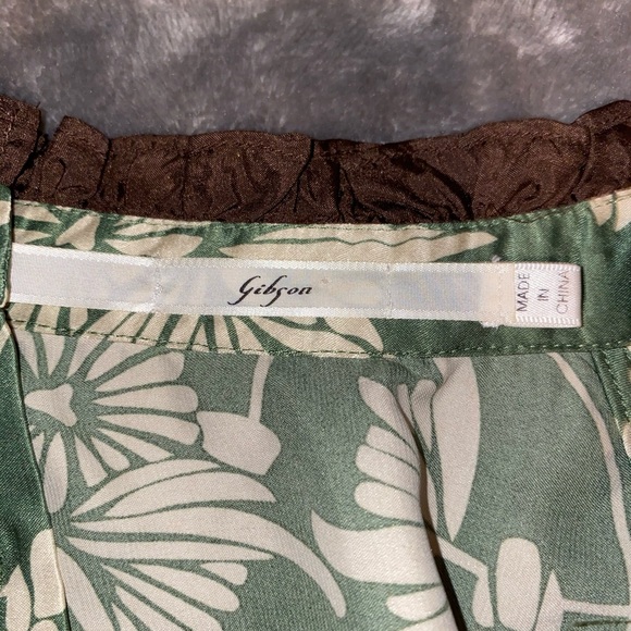 Gibson top / worn once to an event /like new - Picture 2 of 3